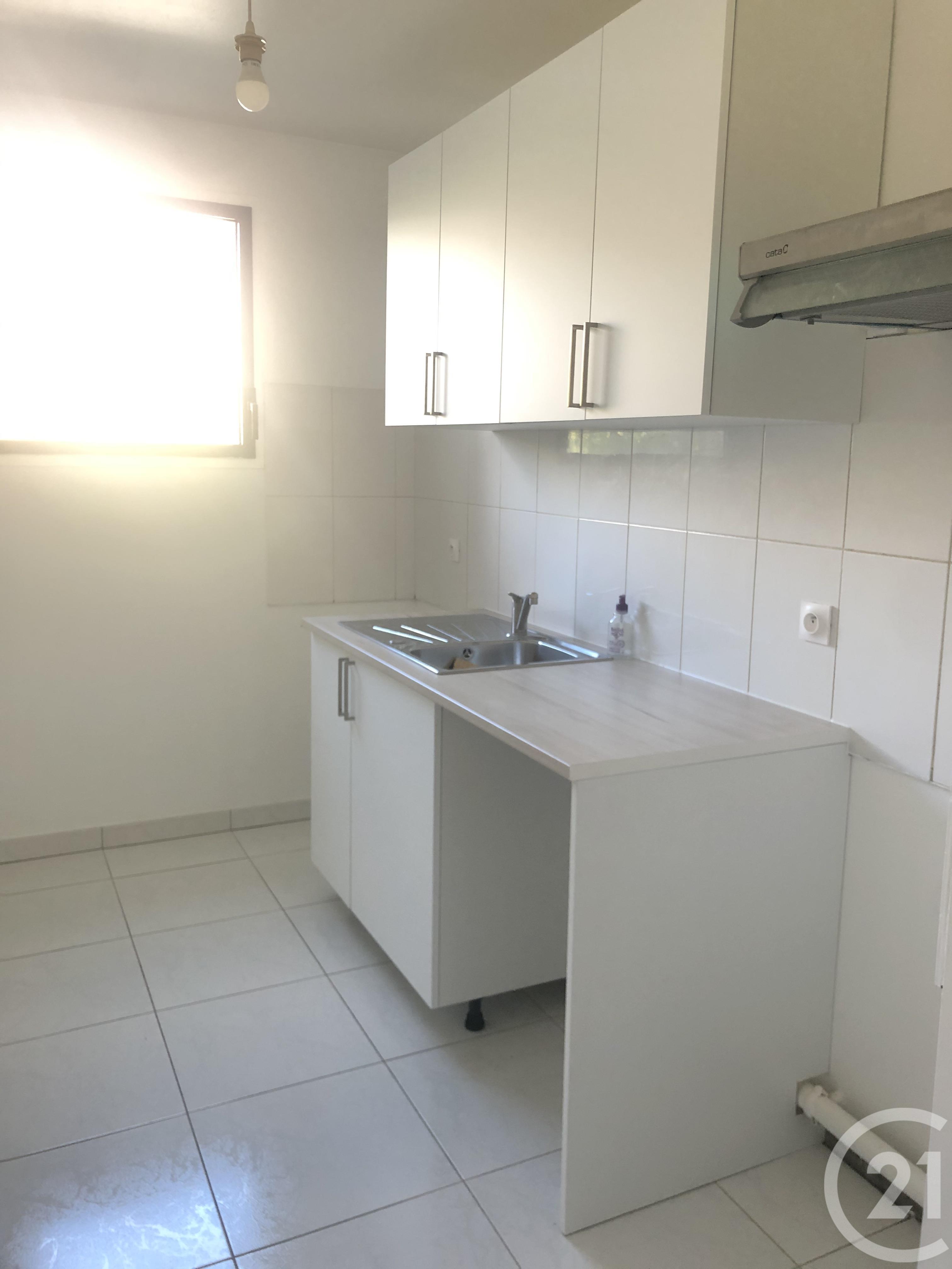 Appartement F3 à louer - 3 pièces - 66,74 m2 - NOISY LE GRAND - 93 - ILE-DE-FRANCE