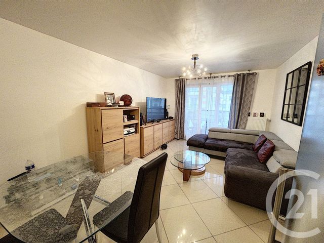 Afficher la photo en grand Appartement F2 à vendre - 2 pièces - 44.3 m2 - NOISY LE GRAND - 93 - ILE-DE-FRANCE - Century 21 Adéquation