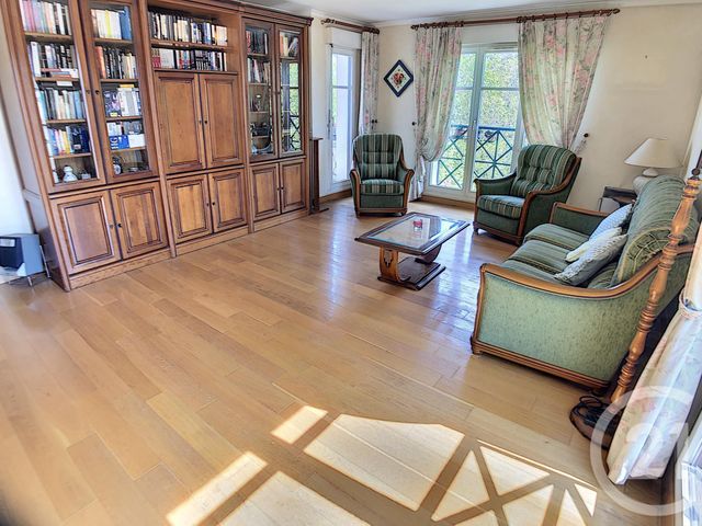 Afficher la photo en grand Appartement F3 à vendre - 3 pièces - 72.48 m2 - NOISY LE GRAND - 93 - ILE-DE-FRANCE - Century 21 Adéquation