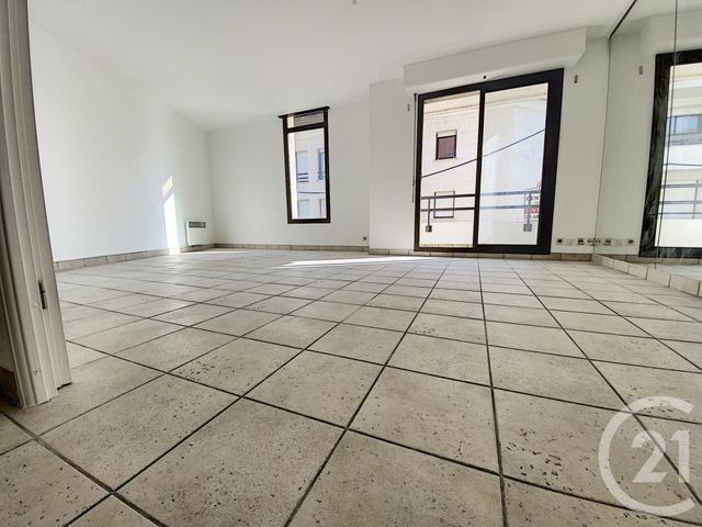 Afficher la photo en grand Appartement F3 à vendre - 3 pièces - 67.12 m2 - NOISY LE GRAND - 93 - ILE-DE-FRANCE - Century 21 Adéquation