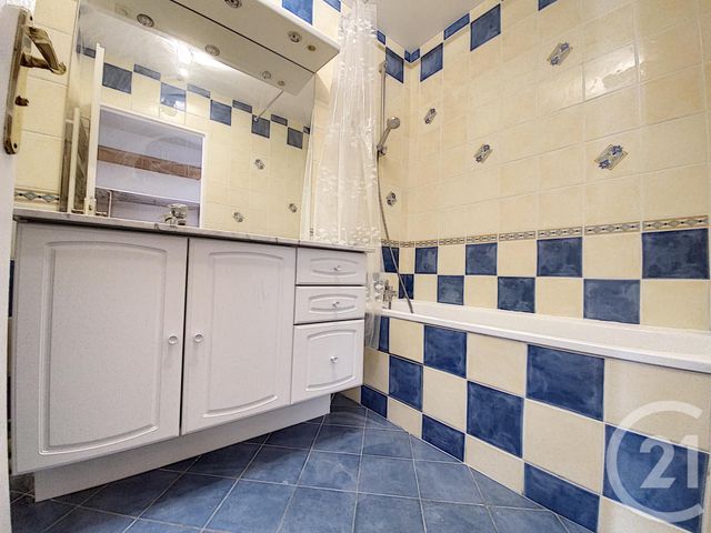 Afficher la photo en grand Appartement F3 à vendre - 3 pièces - 67.12 m2 - NOISY LE GRAND - 93 - ILE-DE-FRANCE - Century 21 Adéquation