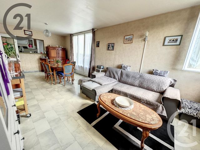 Appartement à vendre - 2 pièces - 57.71 m2 - NOISY LE GRAND - 93 - ILE-DE-FRANCE - Century 21 Adéquation